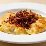 Knusprige Gebratene Maultaschen mit Röstzwiebeln - featured image