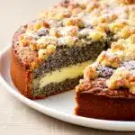 Saftiger Vegetarischer Mohnkuchen mit Streuseln - featured image