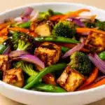 vegane Gemüsepfanne mit Tofu - featured image